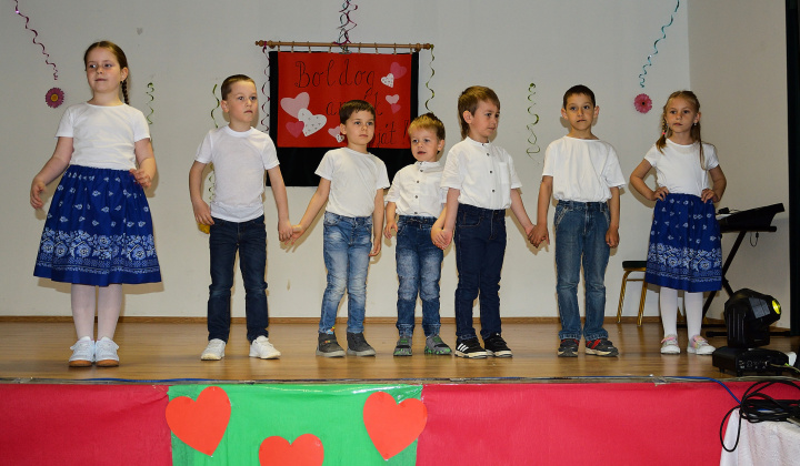 Deň matiek 2023 Anyák napja