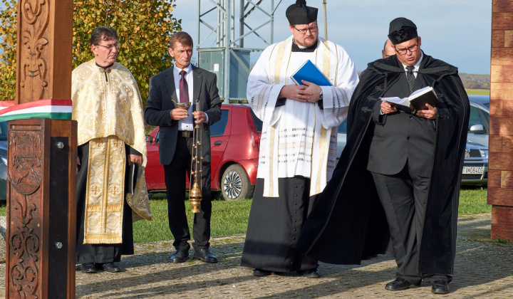 Posvätenie zvonice - harangláb és harang szentelés