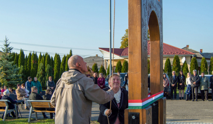 Posvätenie zvonice - harangláb és harang szentelés (Liesková-Mogyorós)
