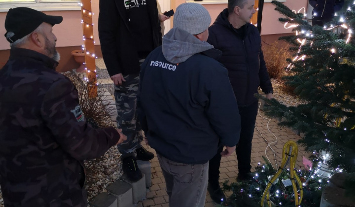 Karácsonyfa állítás Mogyorós 2024