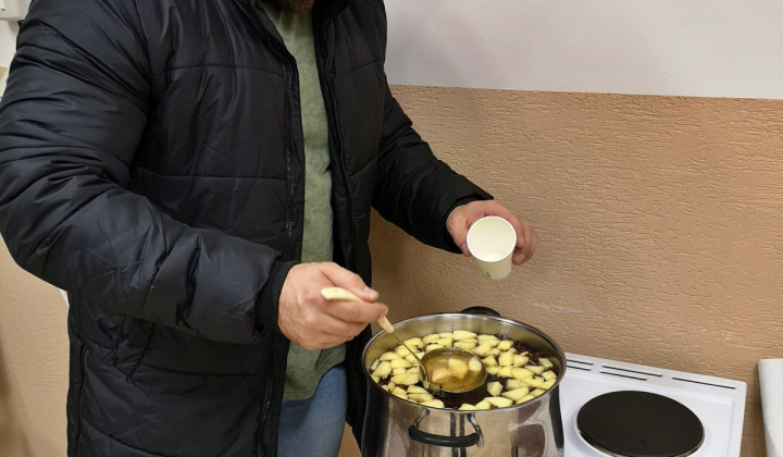 Karácsonyfa állítás Mogyorós 2024