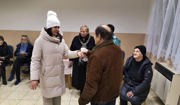 Karácsonyfa állítás Mogyorós 2024