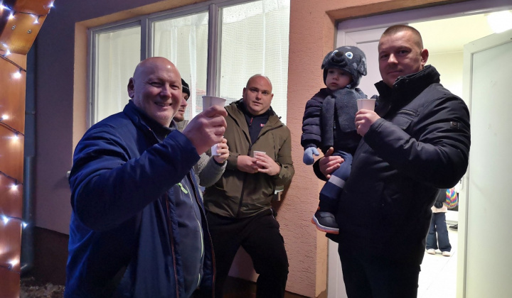 Karácsonyfa állítás Mogyorós 2024