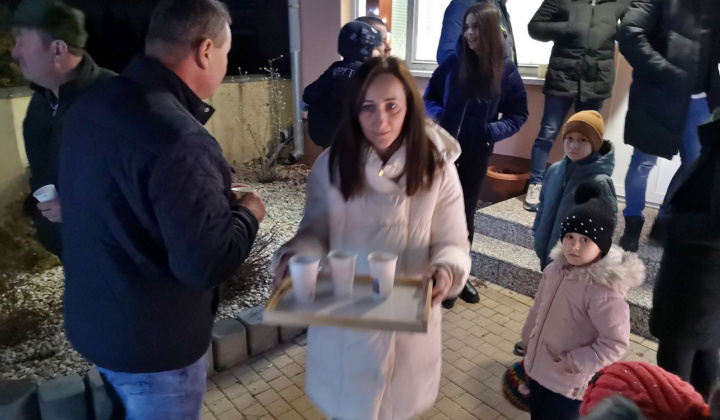 Karácsonyfa állítás Mogyorós 2024