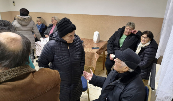 Karácsonyfa állítás Mogyorós 2024