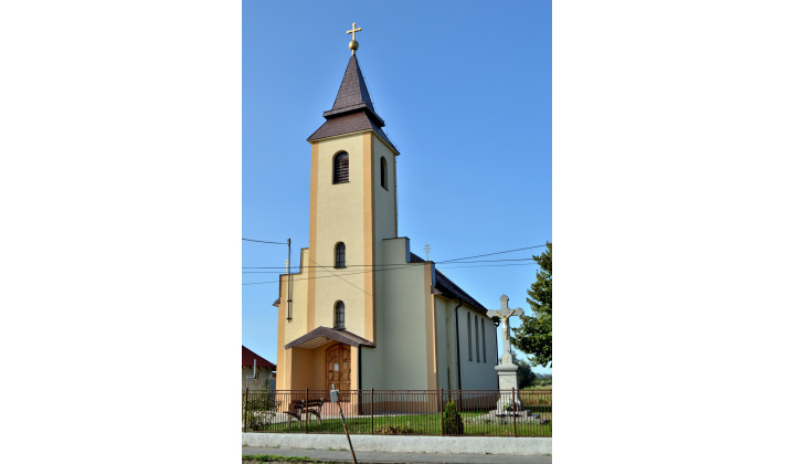 Katolícky kostol - Križany